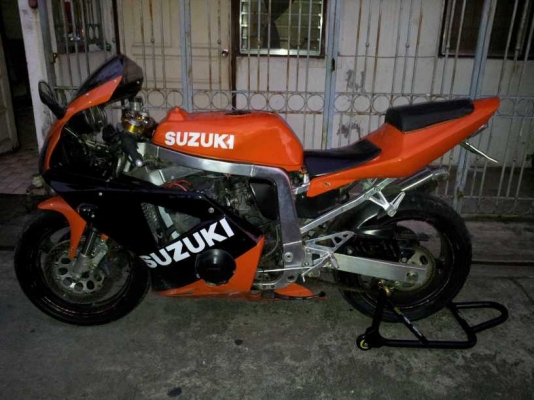 Re: ขาย suzuki gsx 750 sling shot ภาษีปี 57 77,000 บาท Re: ขาย suzuki gsx 750 sling shot ภาษีปี 57 77,000 บาท