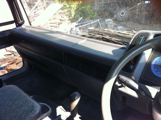 HINO FF1J 210แรงรถห้าง ตู้ 3 บาน ยาว 7.20 เมตร สภาพสวยเดิม พร้อมใช้ HINO FF1J 210แรงรถห้าง ตู้ 3 บาน ยาว 7.20 เมตร สภาพสวยเดิม พร้อมใช้