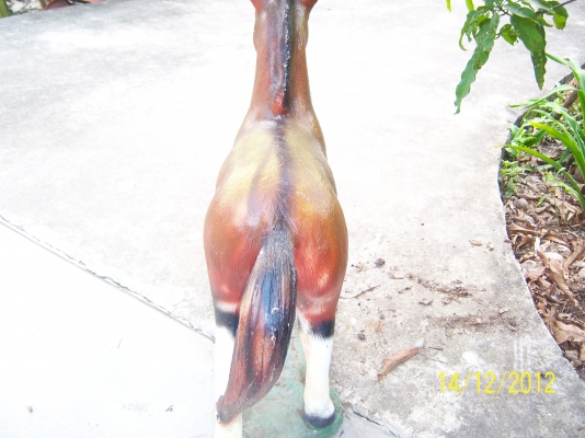 ม้าปูนแต่งสวน