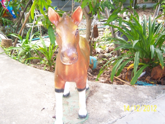 ม้าปูนแต่งสวน