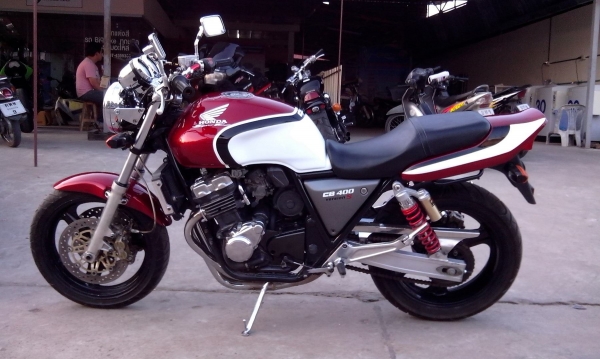 ขายCB400ปี93-94 เครื่องดีมากเงียบๆ พร้อมใช้ อินวอย+สรรพสามิต รูปเยอะๆ