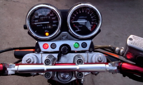 ขายCB400ปี93-94 เครื่องดีมากเงียบๆ พร้อมใช้ อินวอย+สรรพสามิต รูปเยอะๆ