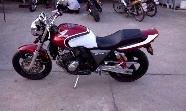 ขายCB400ปี93-94 เครื่องดีมากเงียบๆ พร้อมใช้ อินวอย+สรรพสามิต รูปเยอะๆ