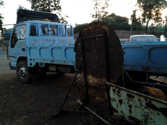 ISUZU NPR 120 HP 4HF1 ปี 40 หัวการ์ตูน เครื่องฝาขาว กระบะเหล็กคาร์โก้ยาว 5 เมตร ภายในเก๋งสวยครบ พวงมาลัยเพาเวอร์ ช่วงล่างใหญ่คัชซีสวยไม่มีดาม ยาง 6 เส้นสภาพดี 80\% พร้อมใช้งานได้เลย เอกสารทะเบียนภาษีครบพร้อมไม่ขาดพร้อมโอนครับ ISUZU NPR 120 HP 4HF1 ปี 40 หัวการ์ตูน เครื่องฝาขาว กระบะเหล็กคาร์โก้ยาว 5 เมตร ภายในเก๋งสวยครบ พวงมาลัยเพาเวอร์ ช่วงล่างใหญ่คัชซีสวยไม่มีดาม ยาง 6 เส้นสภาพดี 80\% พร้อมใช้งานได้เลย เอกสารทะเบียนภาษีครบพร้อมไม่ขาดพร้อมโอนครับ