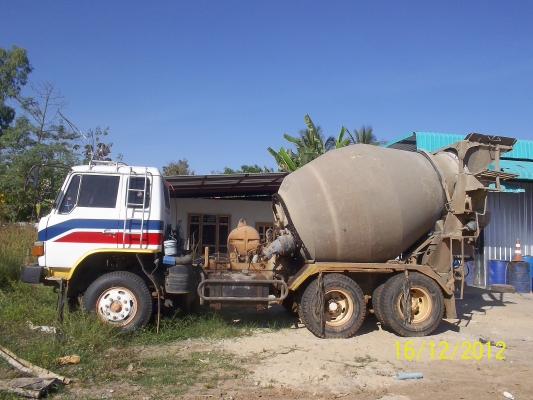 ขาย10ล้อโม่ปูน   ช่วงล่าง  zm  ทั้งคัน  เครื่อง  ek  100