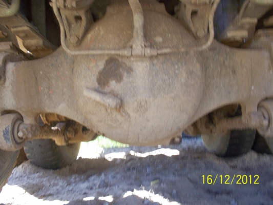 ขาย10ล้อโม่ปูน   ช่วงล่าง  zm  ทั้งคัน  เครื่อง  ek  100