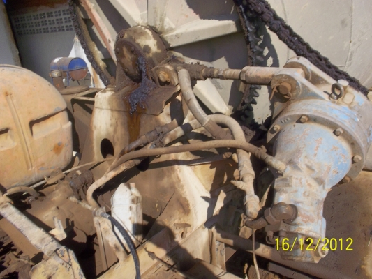 ขาย10ล้อโม่ปูน   ช่วงล่าง  zm  ทั้งคัน  เครื่อง  ek  100