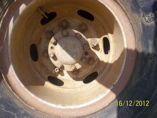 ขาย10ล้อโม่ปูน   ช่วงล่าง  zm  ทั้งคัน  เครื่อง  ek  100