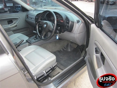 ขายรถบ้านสภาพสวยมาก BMW SERIES 3 318i เจ้าของเดียว ราคาถูกก