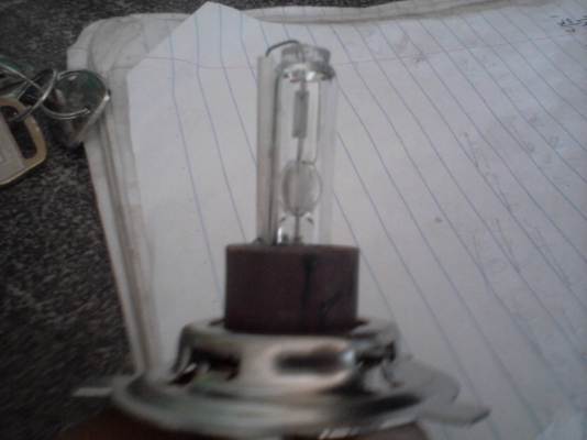 ขายไฟซีน่อล HID 6000k สีขาวยนวล สภาพ95\%หลอดไม่ขาดใช้ไม่เกิน2เดือน