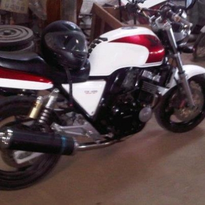 ขาย sf400ปี95 ของตรงรุ่นทุกอย่างคับมีท่อแต่งปลาย แคฟล่าแท้คับ  อินวอยแท้ ราคา  78000  call 0875800722  0813122649