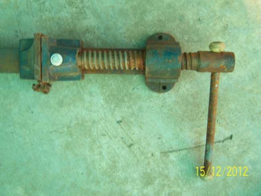 แม่แรงอัดพื้น