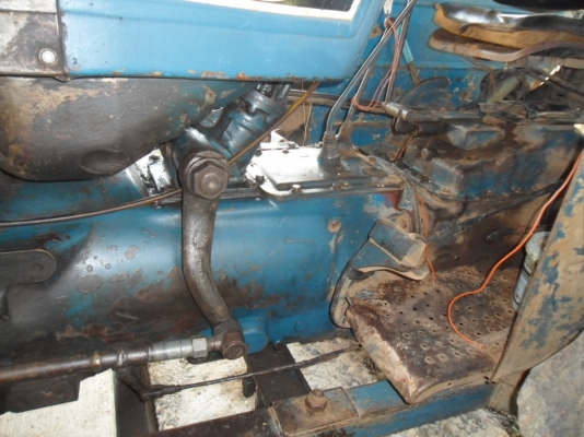 ขายแล้ว รถไถฟอร์ด 6600 T3เพลาเดียวพร้อมอุปกรณ์หน้าหลัง เอกสารสัญญาซื้อขาย