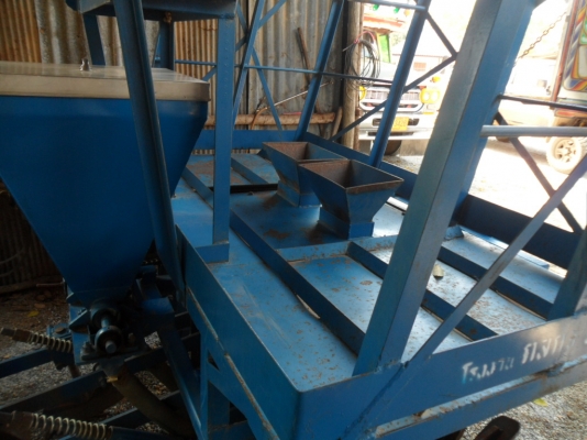 ขายแล้วครับ เครื่องปลูกอ้อยร่องคู่ ส่งไปใช้งานที่ สปป.ลาวครับ