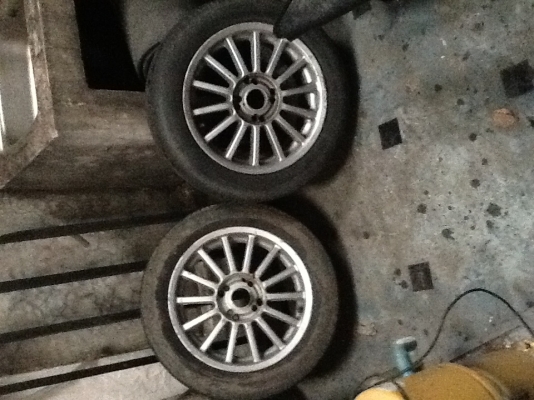 Max. ขอบ 15. พร้อมยาง เจาะ 8 รู