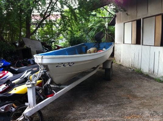 ขายเรือตกปลา+เครื่อง Yamaha 25 แรง พร้อมสาลี่ถูกๆครับ