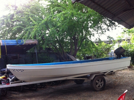 ขายเรือตกปลา+เครื่อง Yamaha 25 แรง พร้อมสาลี่ถูกๆครับ