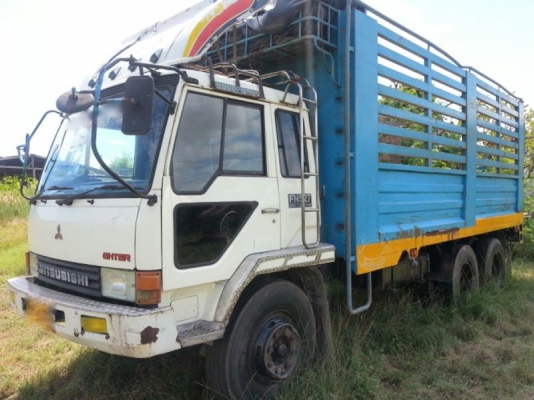 รถมิตซู 10 ล้อ FM517  รั่ว  195 แรงม้า    สนใจติดต่อ  081 - 6079515