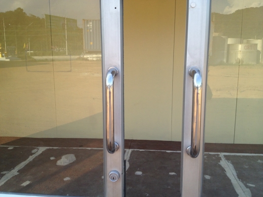 ขายตู้ออฟฟิต สภาพใหม่ กระจก 2 ด้าน ราคาไม่แพง