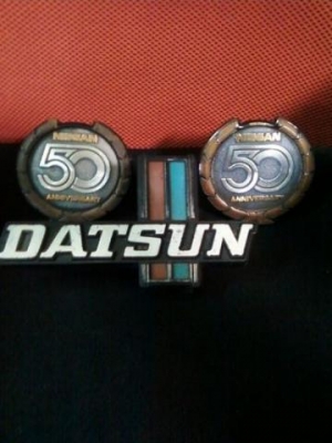 >>>>ขายเหมาโลโก้เรโทรติดกระจังดัสสัน-นิสสัน3ชิ้น+โลโก้ม้า1ชิ้น ยกกองแค่1200บ.<<<<