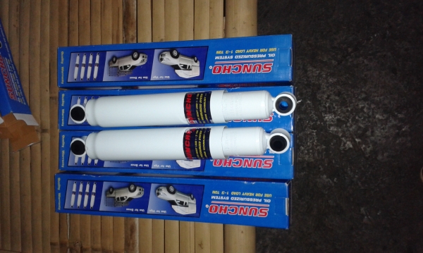 ขายโช๊คอัพ SUNCHO ใส่รถที่เสริมแหนบครับ