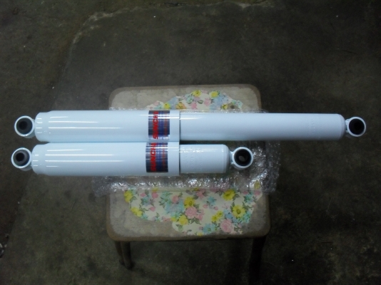 ขายโช๊คอัพ SUNCHO ใส่รถที่เสริมแหนบครับ