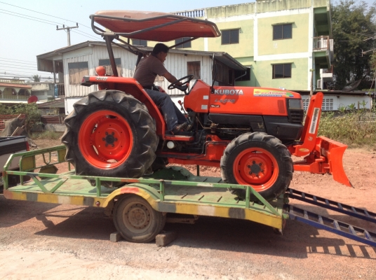 ปัญญาแทรคเตอร์มาแล้ว...จัดมาให้ครับ คูโบต้า L4508 พร้อมใบมีดคานล่าง เล่มทะเบียนพร้อมครับส่งไป จ.ชัยนาทครับ ขอบคุณครับ