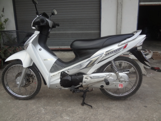 ขายเวฟ 125i สีขาวบ้านๆ