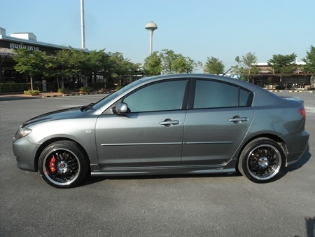 ขาย MAZDA3 ปี 05 เครื่อง 1.6 ตัวTOP เกียร์ออโต้ ABS,AIRBAGคู่ แม็ค 17&quot; สวยมาก ติดแก๊สLPG รถสภาพดี สะอาดมาก