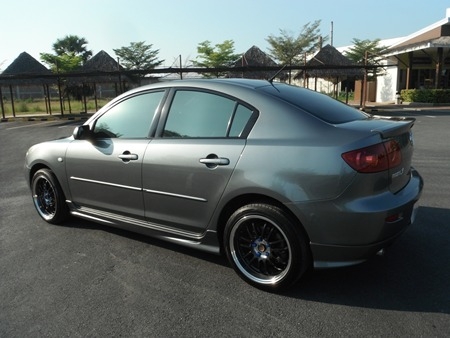 ขาย MAZDA3 ปี 05 เครื่อง 1.6 ตัวTOP เกียร์ออโต้ ABS,AIRBAGคู่ แม็ค 17&quot; สวยมาก ติดแก๊สLPG รถสภาพดี สะอาดมาก