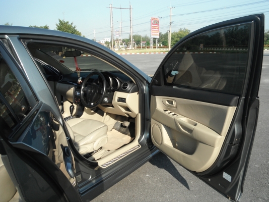 ขาย MAZDA3 ปี 05 เครื่อง 1.6 ตัวTOP เกียร์ออโต้ ABS,AIRBAGคู่ แม็ค 17&quot; สวยมาก ติดแก๊สLPG รถสภาพดี สะอาดมาก