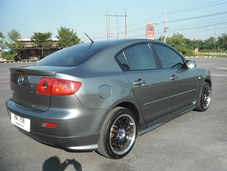 ขาย MAZDA3 ปี 05 เครื่อง 1.6 ตัวTOP เกียร์ออโต้ ABS,AIRBAGคู่ แม็ค 17&quot; สวยมาก ติดแก๊สLPG รถสภาพดี สะอาดมาก