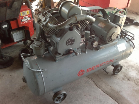 ขายเครื่องปั้มลมเก่าญี่ปุ่นยี่ห้อ Hitachi ขนาด 5 แรงสภาพสวยมากๆยังไม่เคยใช้งานในไทย