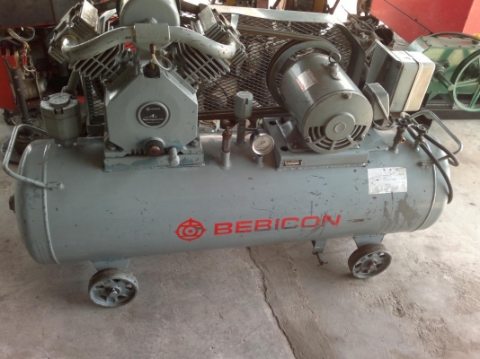 ขายเครื่องปั้มลมเก่าญี่ปุ่นยี่ห้อ Hitachi ขนาด 5 แรงสภาพสวยมากๆยังไม่เคยใช้งานในไทย