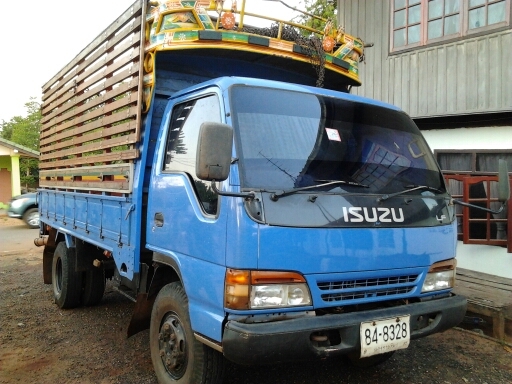 ISUZU NPR 120 ปี 39 หัวการ์ตูน วางเครื่อง 175 HP 6BG1 กรบะเหล็กคอกไม้ยาว 4.30 เมตร ภายในสวย แอร์ พวงมาลัยเพาเวอร์ มีเบรคทริ๊ปฟี้ครบ ช่วงล่างใหญ่ คานหน้าของสั่งลุย เฟืองท้ายติด F แล้วครับ ยาง 8.25 ขอบ 16 สภาพดีพร้อมใช้งาน เอกสารทะเบียนครบถูกต้องพร้อมโอนครั
