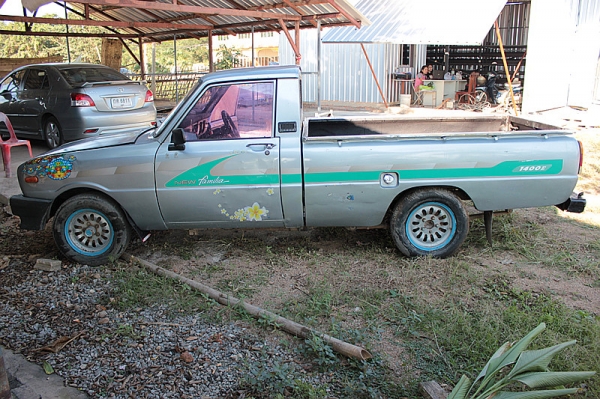 มาสด้า  1200    4  เกียร์  หลุดมัดจำครับ  ขายต่อครับ