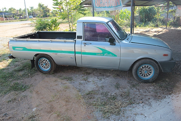 มาสด้า  1200    4  เกียร์  หลุดมัดจำครับ  ขายต่อครับ