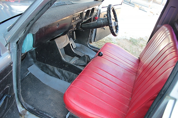 มาสด้า  1200    4  เกียร์  หลุดมัดจำครับ  ขายต่อครับ