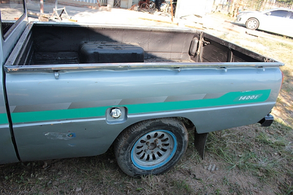 มาสด้า  1200    4  เกียร์  หลุดมัดจำครับ  ขายต่อครับ