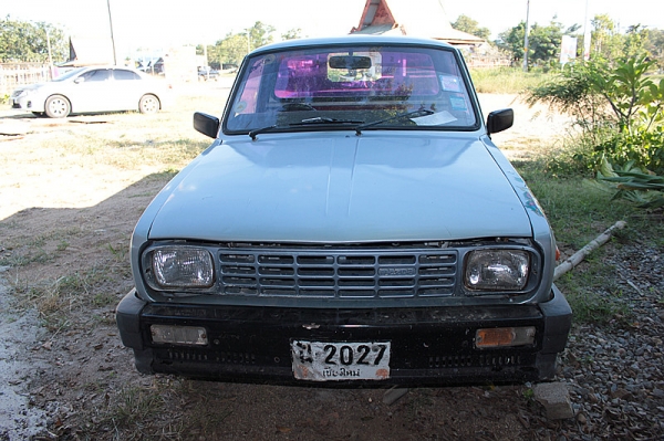 มาสด้า  1200    4  เกียร์  หลุดมัดจำครับ  ขายต่อครับ