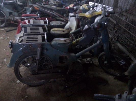 ขาย ซาก chaly และ c70  ด่วน ครับ  มีจำนวนจำกัด พร้อมเครื่อง และอุปกรณ์รถมอเตอร์ไซด์