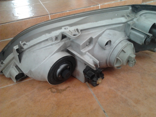 ขายไฟหน้าCamry ข้างขวา ปี2002-2004 ราคา 1,200 บาท