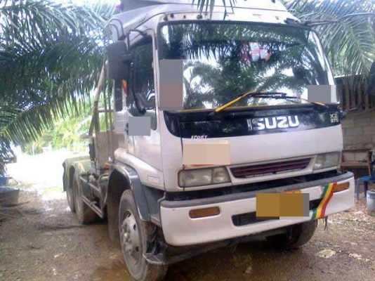 ขายหัวลาก 10 ล้อ ISUZU เดกก้า 270 แรงม้ายูโร1 ปี 45 พร้อมหาง พื้น 3 เพลา สนใจโทร 0819701072