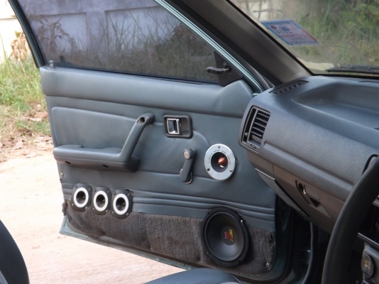 มาสด้า 323 แอร์เย็น รถสวย เครื่องเสียง