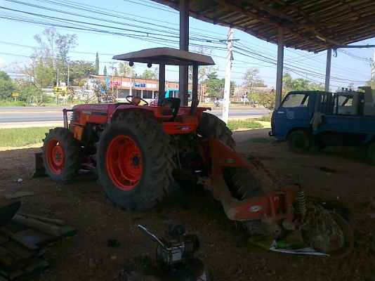 ขายด่วน!..รถไถ KUBOTA M5000 ขับ 4 WD รถปี 52 รถไถสภาพใหม่เอี่ยม มีเล่มทะเบียน พร้อมลุยงาน.