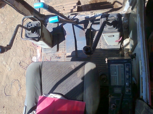 ขายด่วน!..รถแบคโฮ KOMATSU PC100-3 แบคโฮสวยเดิมๆ ขุดดินแรงดี ไม่มีโหลด. บุ้งกี๋ ถอดไปทำสวย
