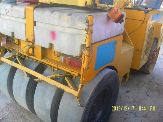 รถบดสั่นสะเทือนหน้าเหล็กหลังยางขนาด3ตันMAIWA MUC300