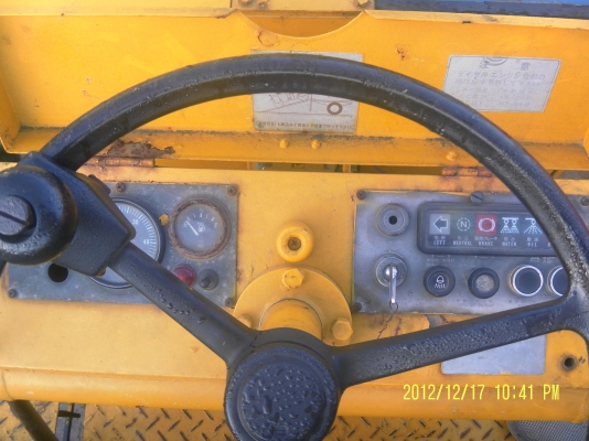 รถบดสั่นสะเทือนหน้าเหล็กหลังยางขนาด3ตันMAIWA MUC300