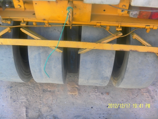 รถบดสั่นสะเทือนหน้าเหล็กหลังยางขนาด3ตันMAIWA MUC300