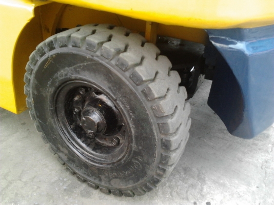 ขายรถยกโคมัสสึ2.5ตันรุ่น12เครื่องดีซลงาเทด้ำรับประกัน6เดือนขายด่วนๆๆๆๆๆ